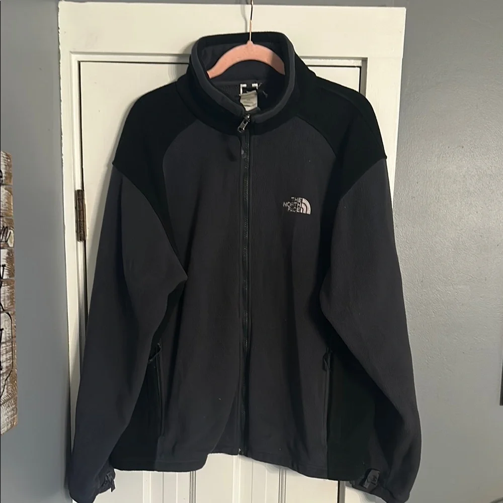 The North Face Men's Black & Gray Fleece Jacket size Large